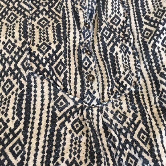 Lucky Brand | Linen Blend Button Peasant Top | S - Picture 4 of 8